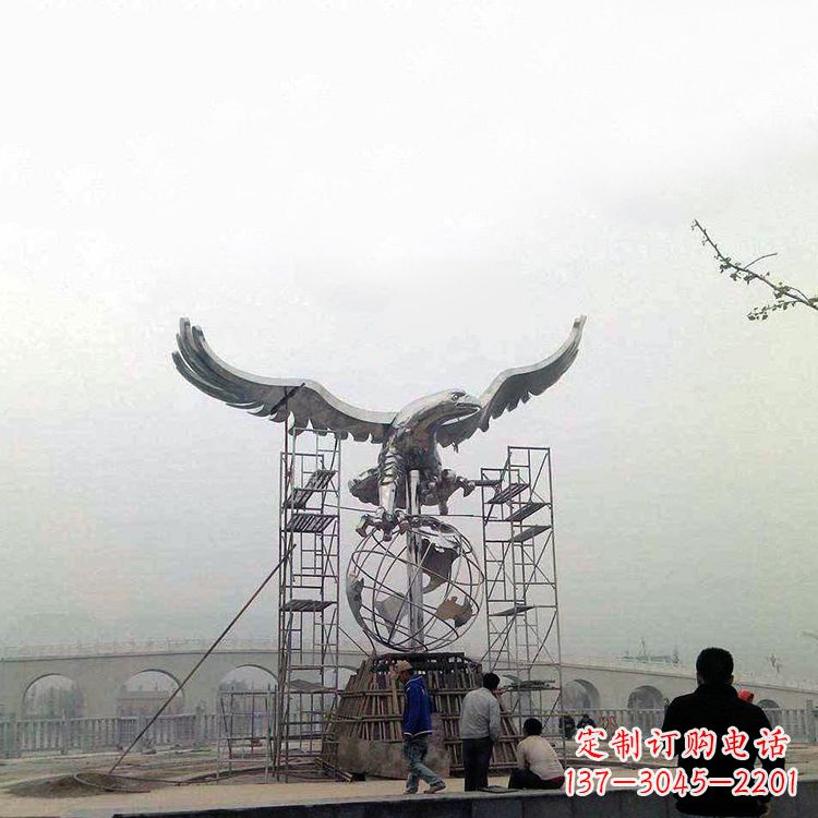 连云港翱翔于天老鹰不锈钢雕塑