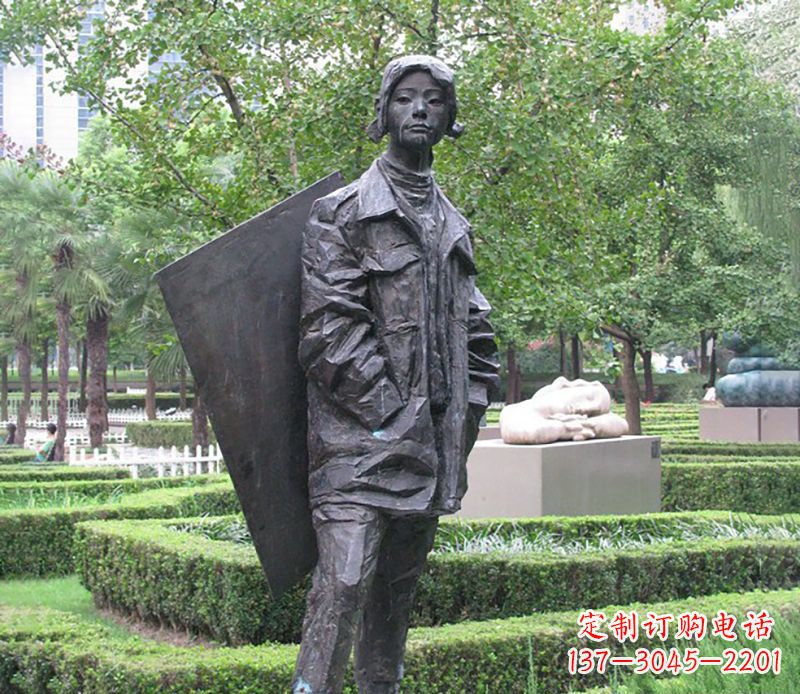 连云港少女的坚强与美丽——铜雕少女公园人物