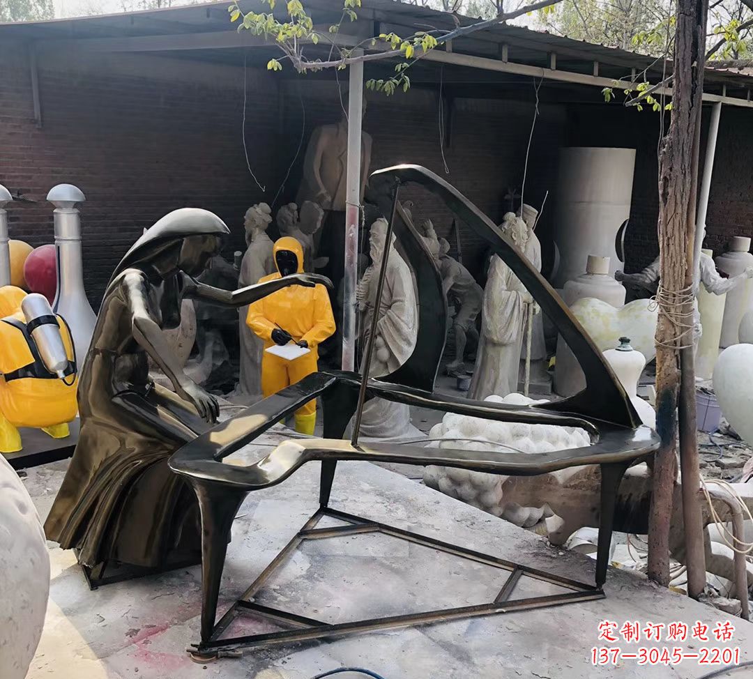 连云港玻璃钢仿铜钢琴雕塑