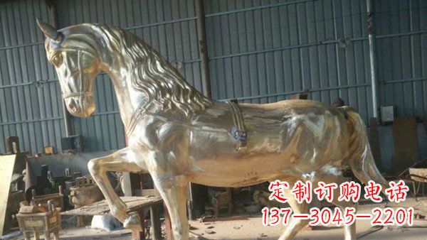连云港玻璃钢仿铜动物雕塑——给马公园带来活力