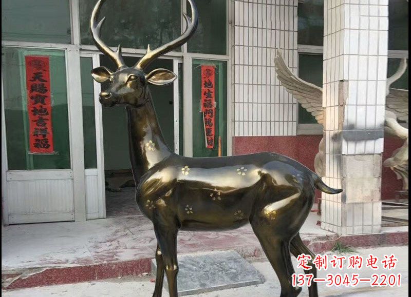 连云港玻璃钢梅花鹿雕塑精美的艺术瑰宝