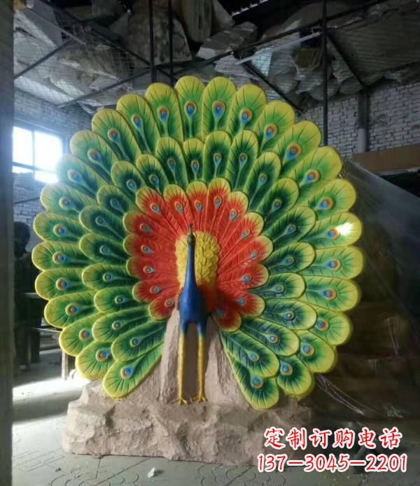 连云港玻璃钢制作的孔雀雕塑