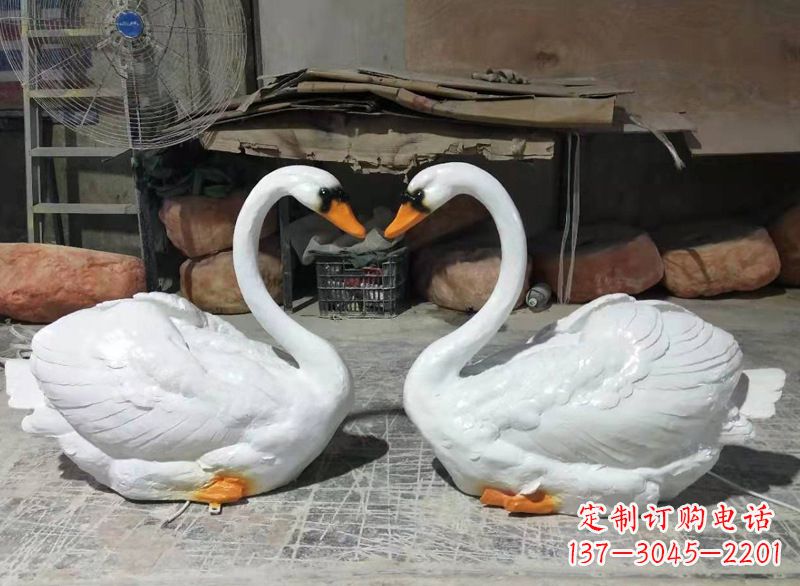 连云港玻璃钢仿真发光天鹅雕塑