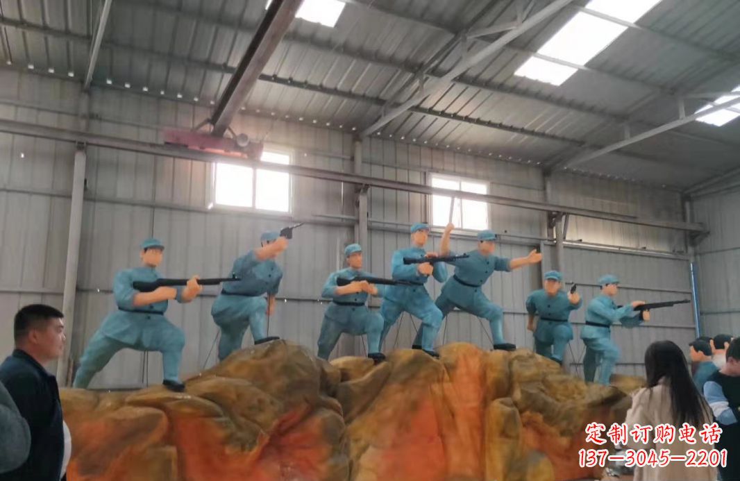 连云港英雄雕塑玻璃钢仿真抗战人物景观雕塑
