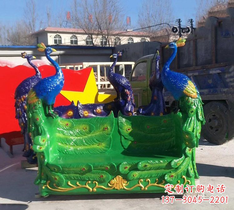 连云港玻璃钢孔雀雕塑给您带来精美的艺术体验