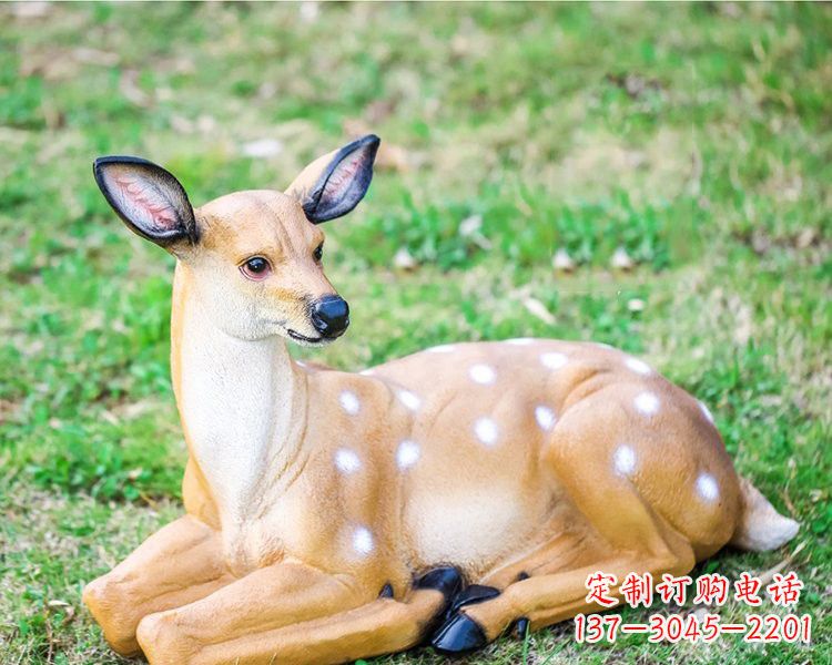 连云港玻璃钢卧姿梅花鹿雕塑