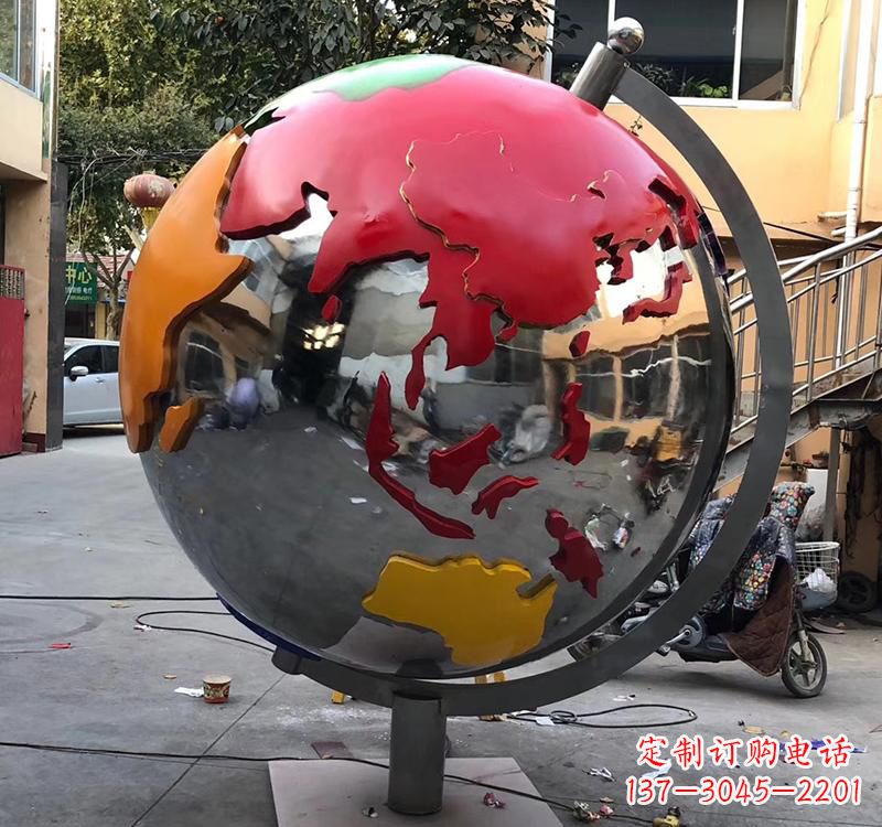 连云港不锈钢彩绘景观地球仪雕塑