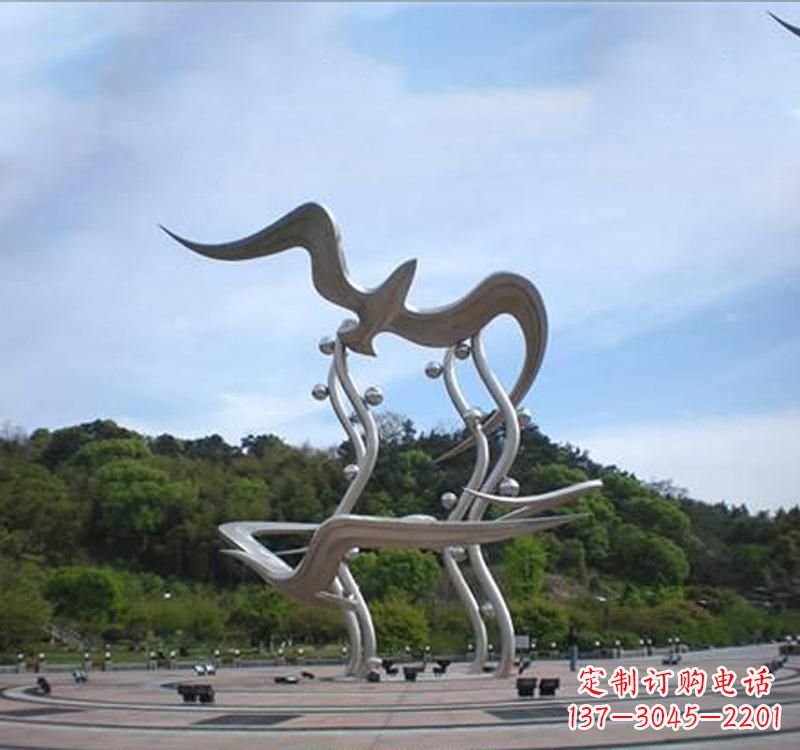 连云港大雁展翅飞越城市圆环
