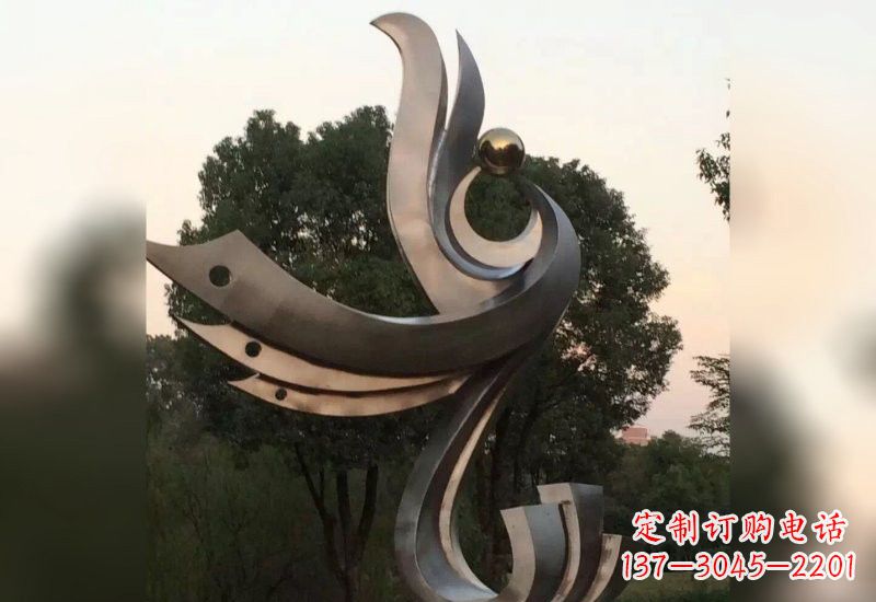 连云港不锈钢凤凰雕塑象征着活力与美丽