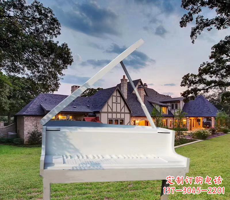连云港钢琴雕塑——点缀广场景观