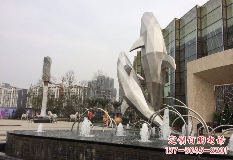 连云港海豚雕塑——从不锈钢抽象块面到精美的艺术品