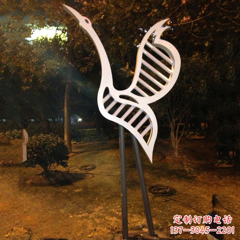 连云港不锈钢抽象仙鹤灯光雕塑