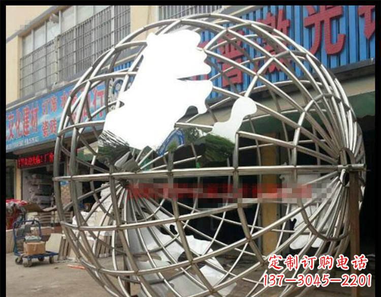 连云港纪念地球的不锈钢雕塑