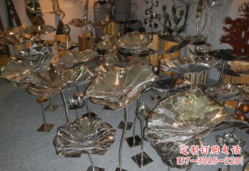 连云港不锈钢公园锻造荷花荷叶雕塑