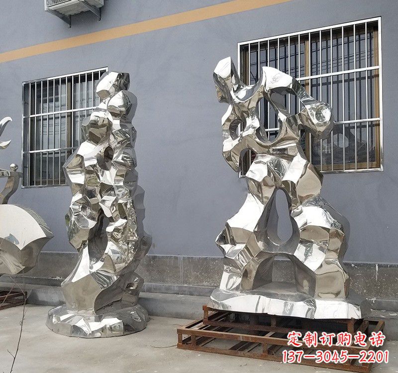 连云港太湖石雕塑精美的艺术品