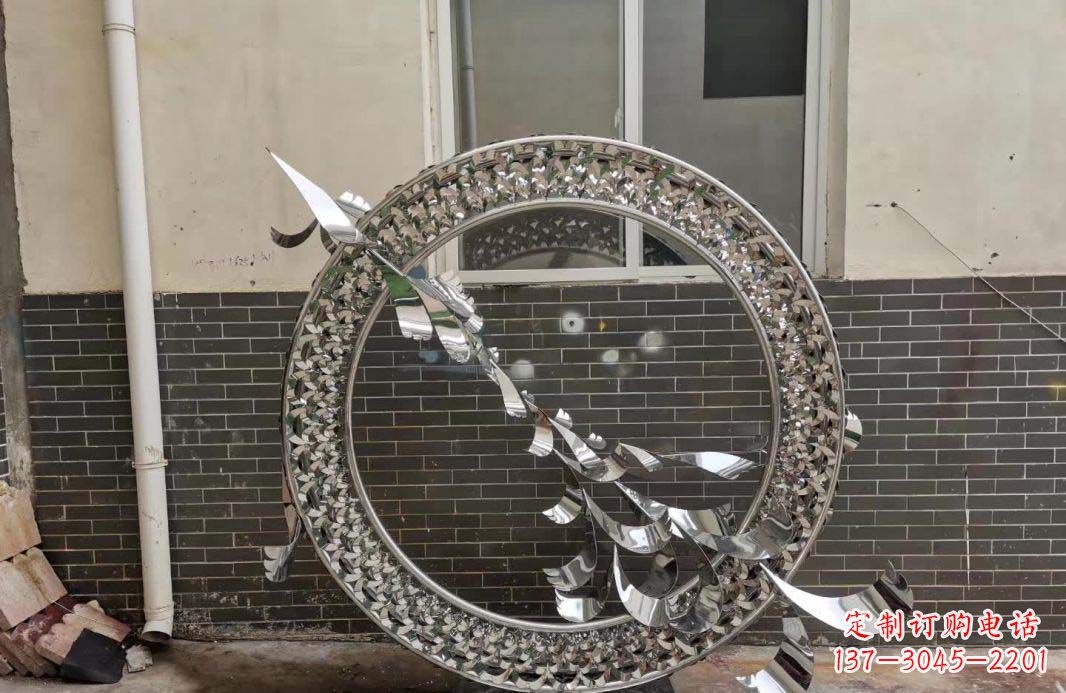 连云港“不锈钢广场飞鸽圆环雕塑”精美的艺术品