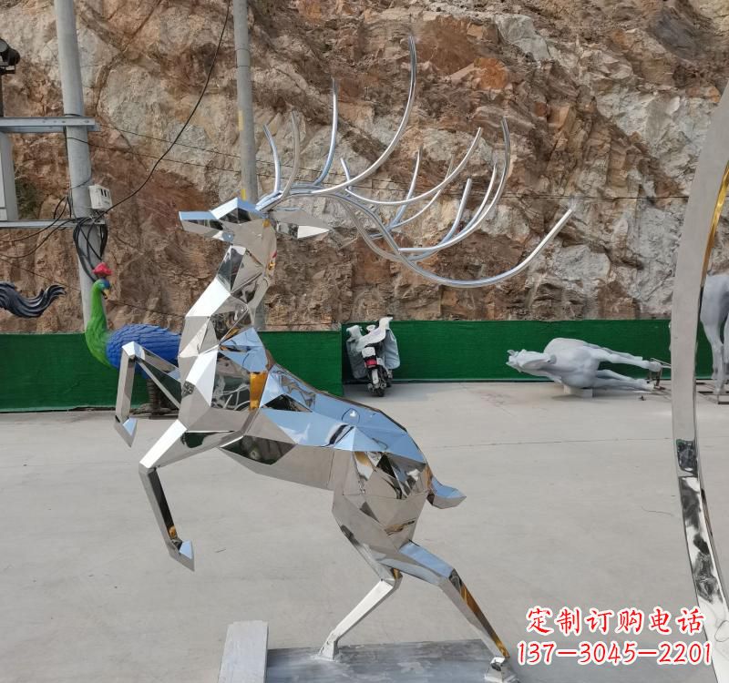 连云港梅花鹿雕塑美丽而神秘的存在