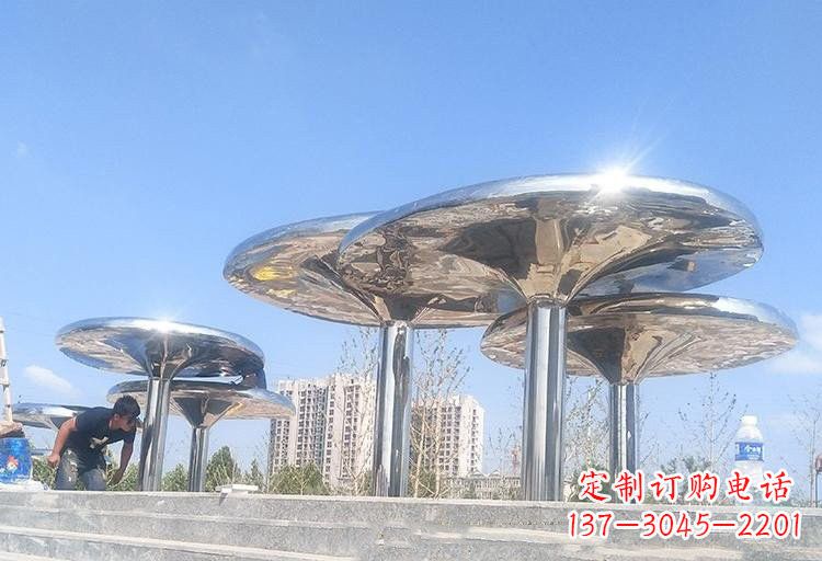 连云港不锈钢广场凉亭雕塑——精美雕塑点缀美丽环境