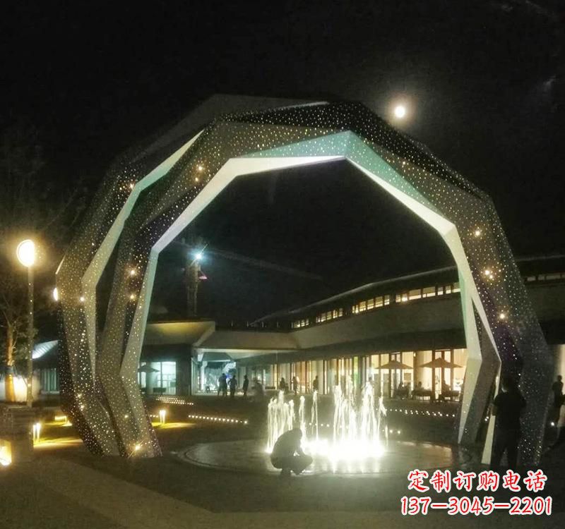 连云港不锈钢户外拱门雕塑精美线条点缀美景
