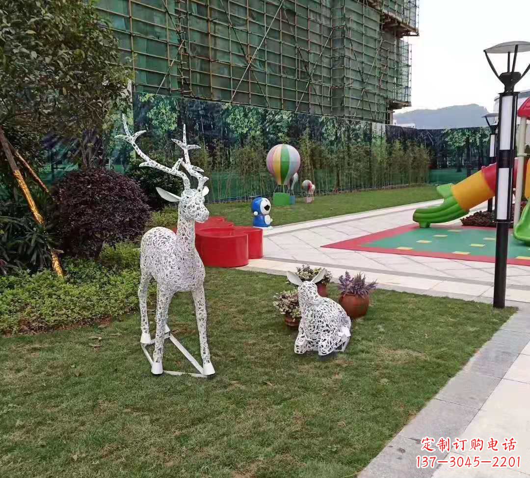 连云港不锈钢梅花鹿雕塑点亮公园景观