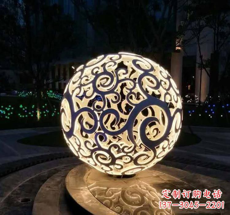 连云港不锈钢镂空球喷泉雕塑艺术性的水景装饰