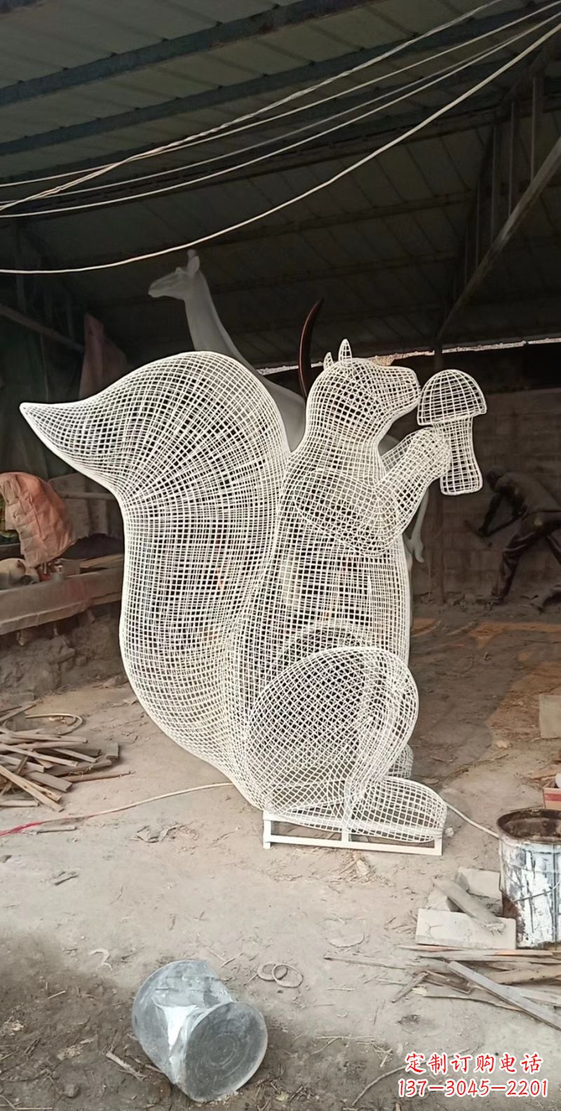 连云港不锈钢松鼠雕塑精美的艺术作品