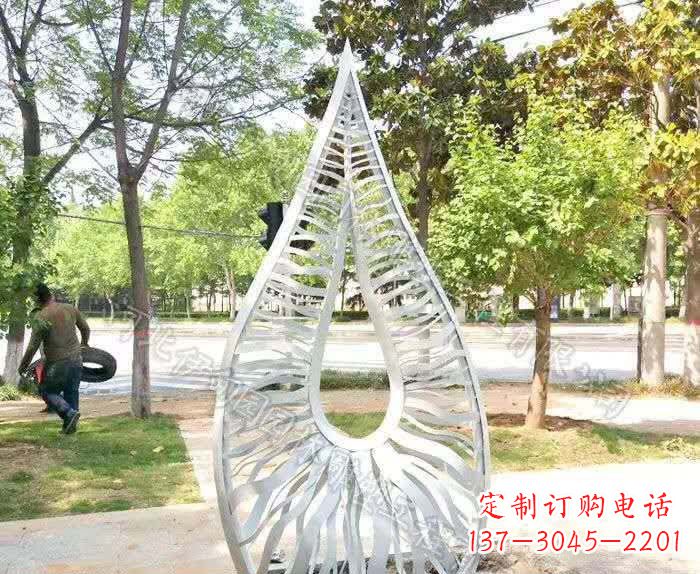 连云港不锈钢镂空造型水滴雕塑