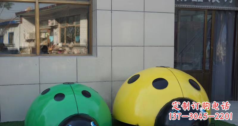 连云港不锈钢瓢虫雕塑精致而富有艺术感