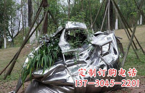 连云港不锈钢手提包雕塑——精美的艺术形式