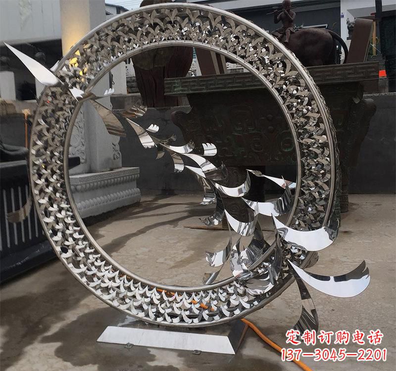 连云港不锈钢现代圆环雕塑——铸就艺术精粹