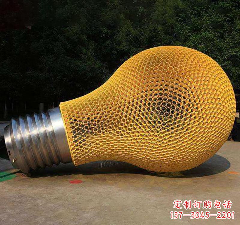 连云港不锈钢灯泡雕塑点亮小区景观