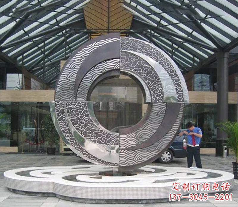 连云港不锈钢圆环雕塑,点缀酒店空间