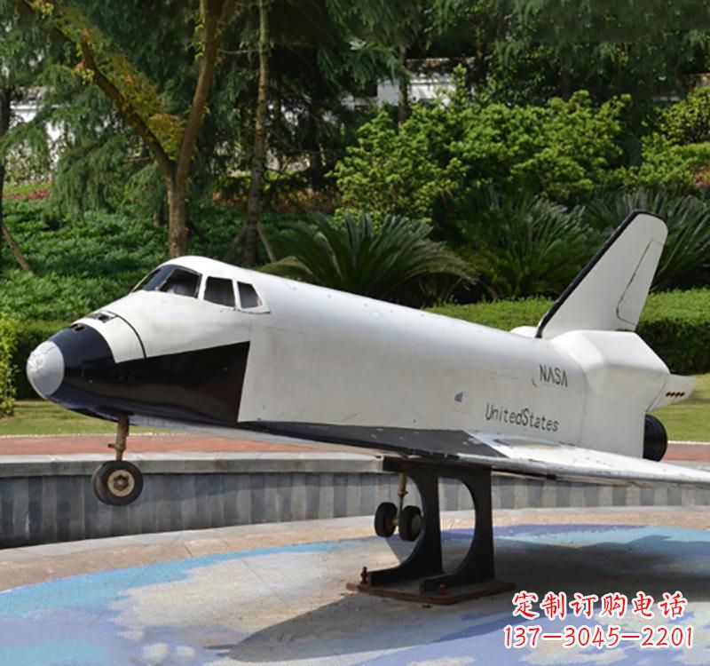 连云港不锈钢飞机雕塑给空中增添梦幻氛围