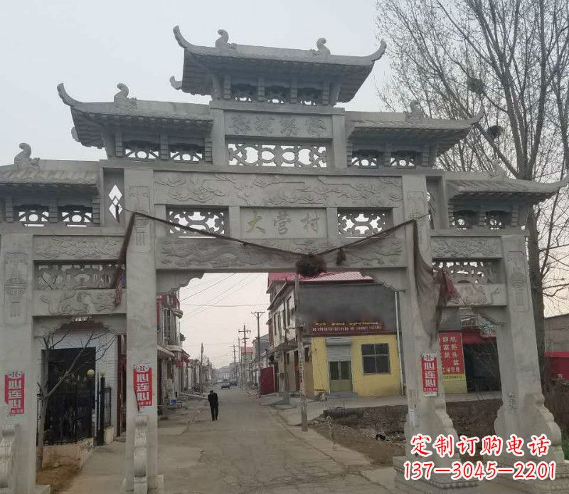 连云港村庄三门石牌坊石雕传承古老文化
