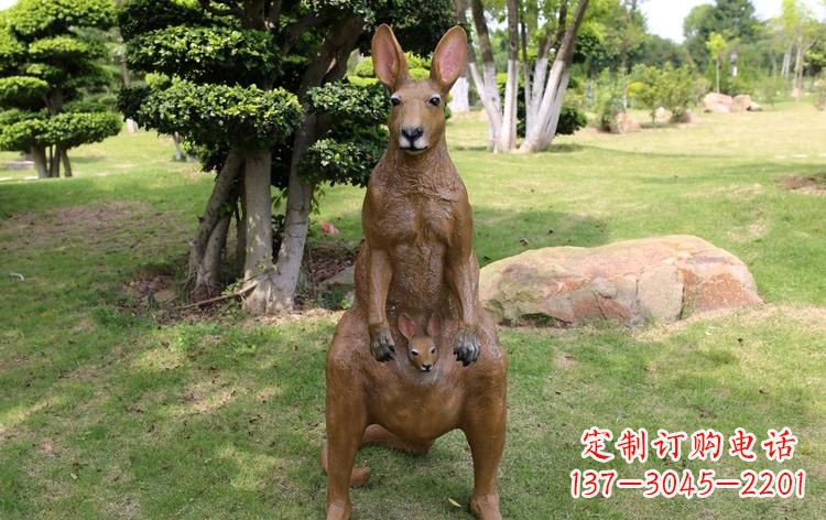 连云港公园玻璃钢仿真袋鼠雕塑