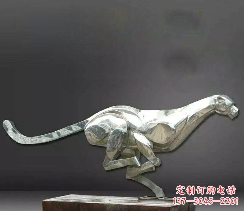 连云港公园不锈钢奔跑的豹子动物雕塑