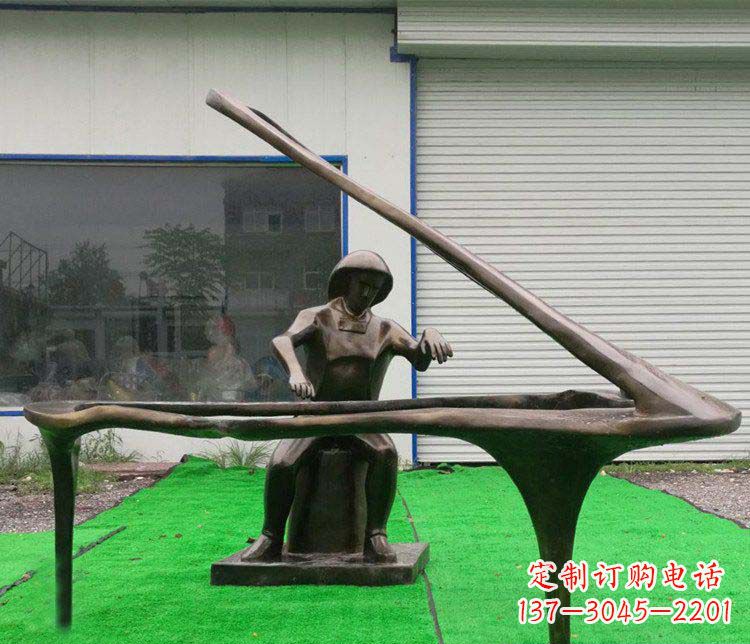连云港 传奇钢琴雕塑