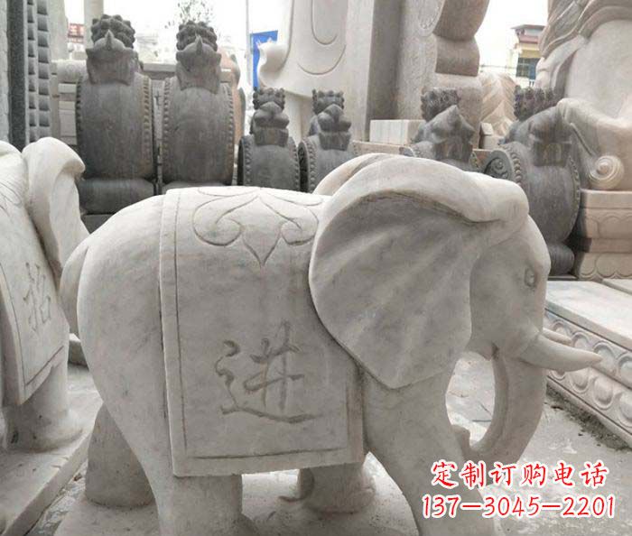 连云港公园动物石雕小象