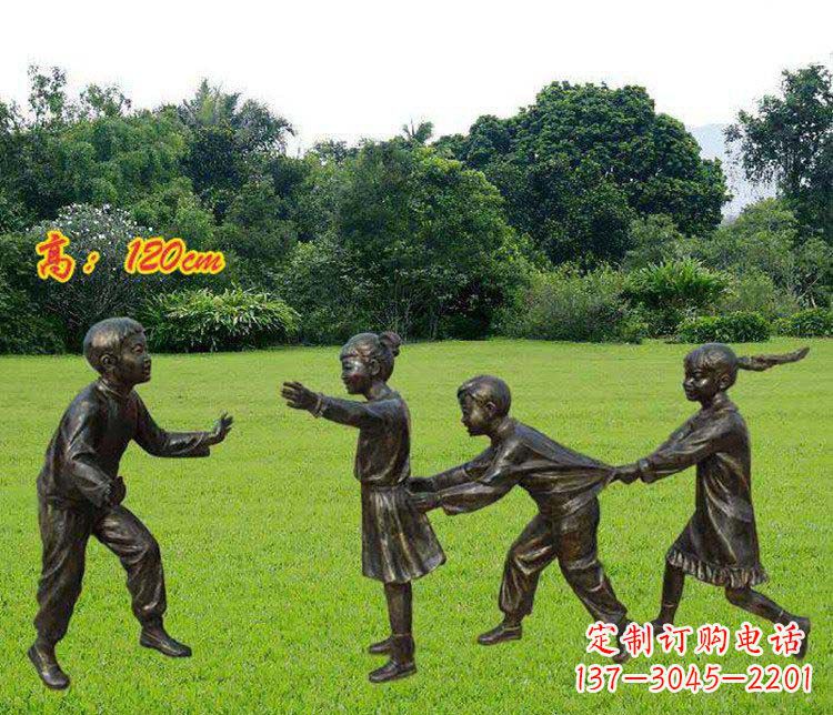 连云港公园玩老鹰捉小鸡的儿童小品铜雕 (2)