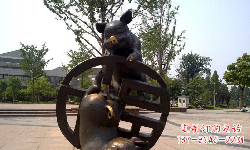 连云港公园小猪动物铜雕 (2)