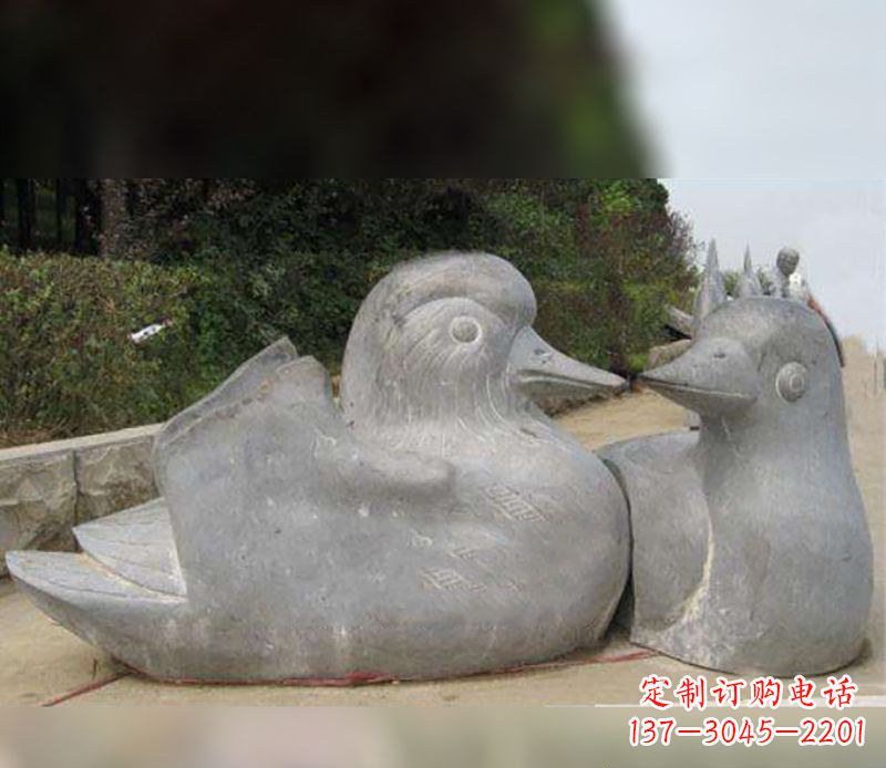 连云港公园鸳鸯石雕