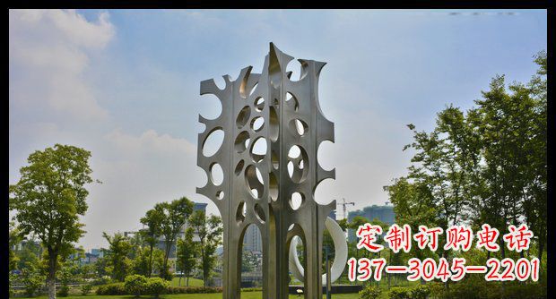 连云港广场不锈钢抽象松树雕塑
