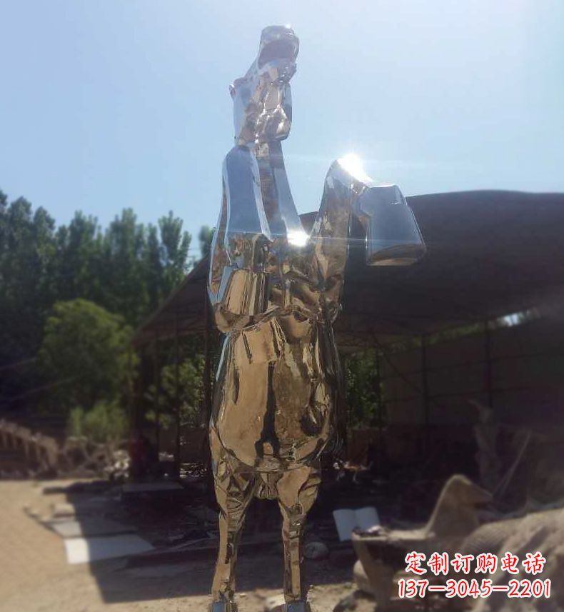连云港户外不锈钢镜面奔马雕塑