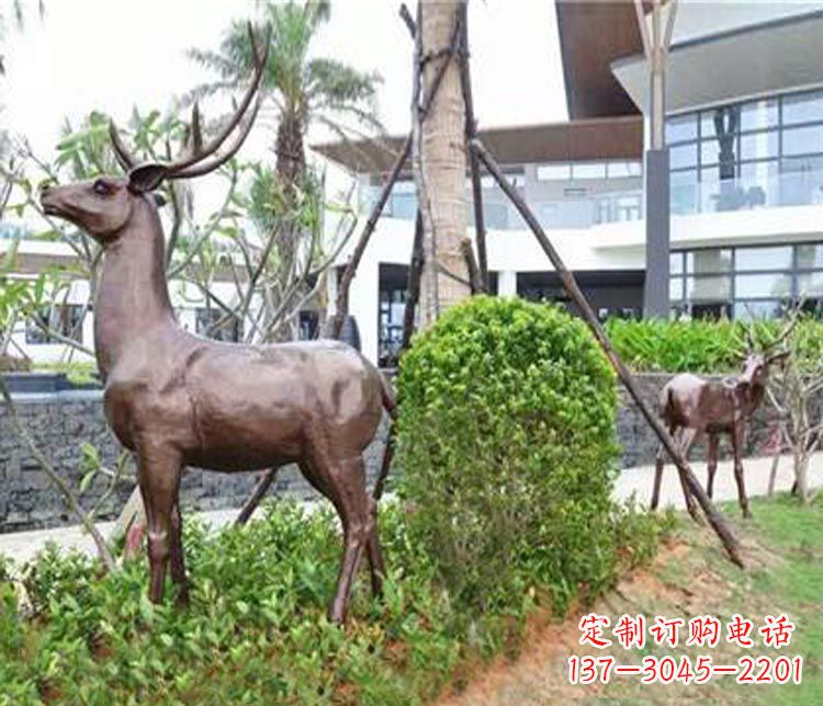 连云港艺术大师铸造的精美梅花鹿雕塑