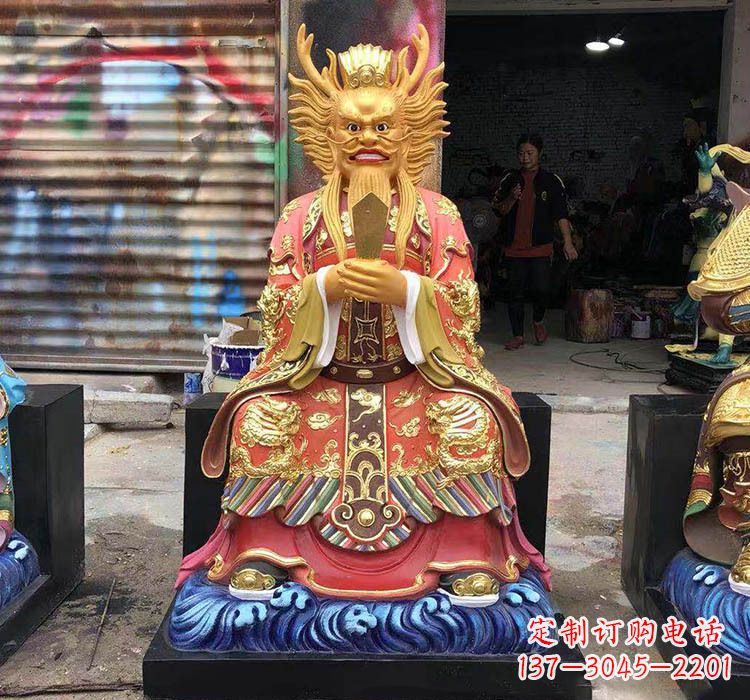 连云港铜雕彩绘坐式龙王