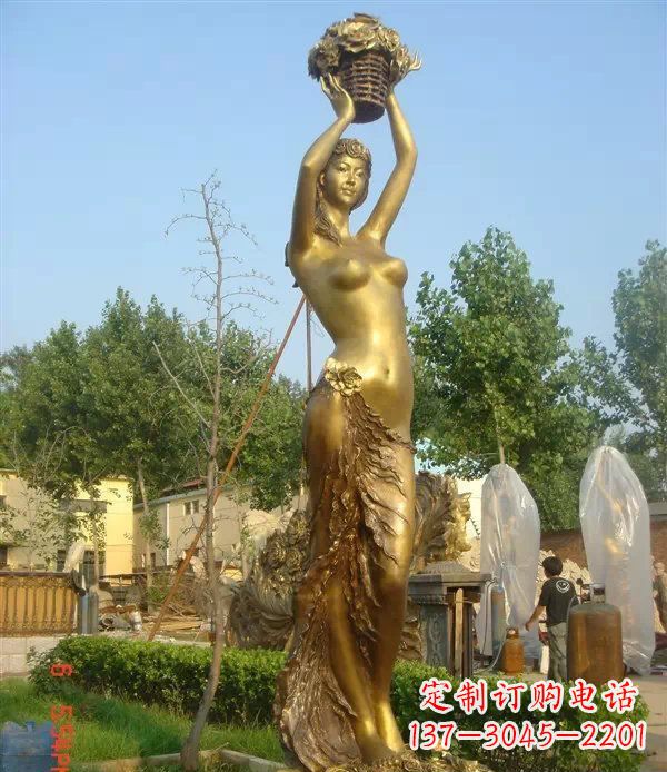 连云港西方美女公园人物铜雕 (2)