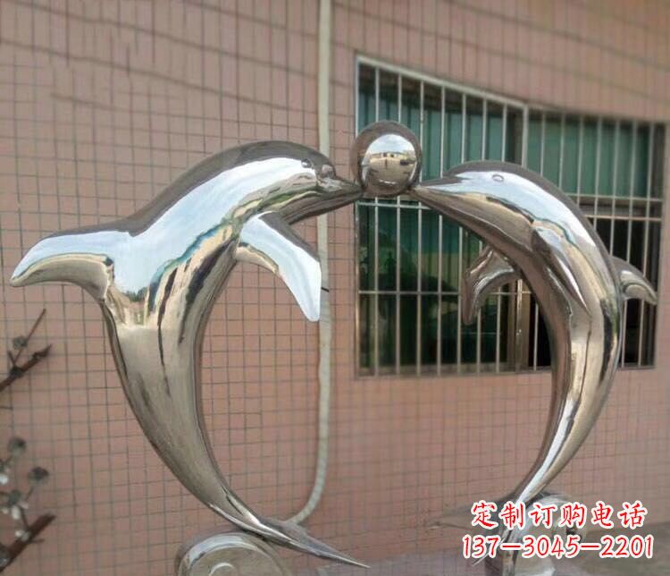 连云港校园不锈钢海豚顶球雕塑
