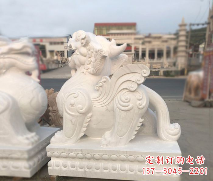 连云港招财进宝立式貔貅门口石雕 (2)