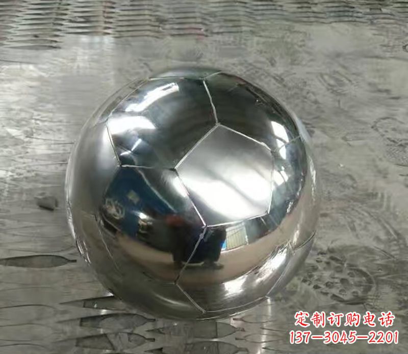 连云港足球不锈钢体育器材雕塑